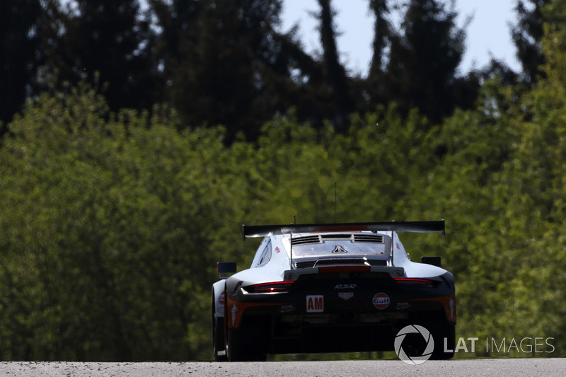 #86 Gulf Racing Porsche 911 RSR: Michael Wainwright, Ben Barker, Alex Davison