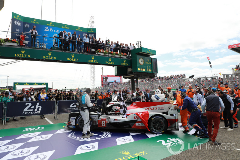 Winners #8 Toyota Gazoo Racing Toyota TS050: Sébastien Buemi, Kazuki Nakajima, Fernando Alonso