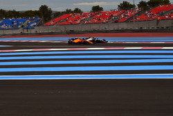 Stoffel Vandoorne, McLaren MCL33 et Kevin Magnussen, Haas F1 Team VF-18