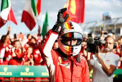 Sebastian Vettel, Ferrari, celebra en parc ferme