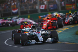 Lewis Hamilton, Mercedes AMG F1 W09, Kimi Raikkonen, Ferrari SF71H, Sebastian Vettel, Ferrari SF71H,