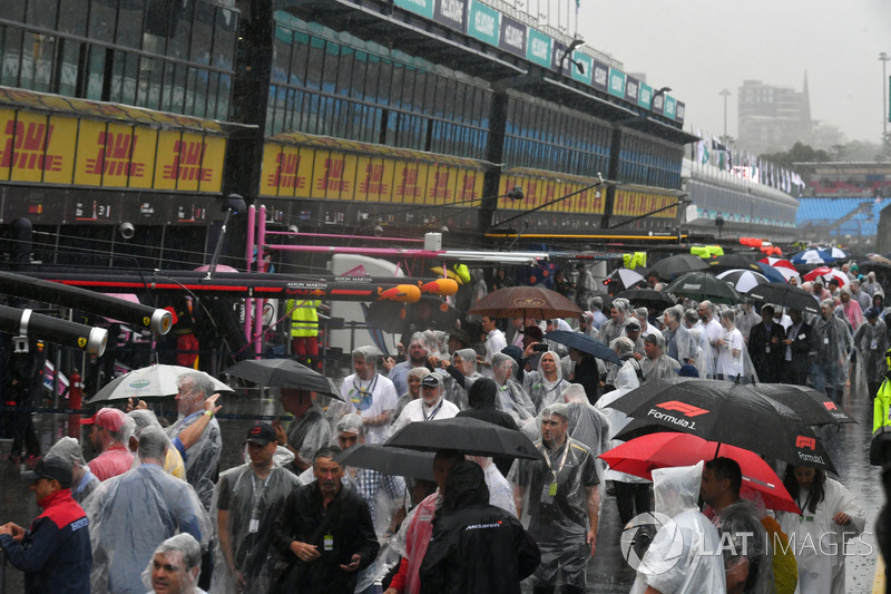 Pit lane walkabout