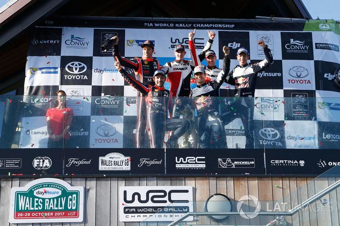 Podio: Elfyn Evans, Daniel Barritt, Ford Fiesta WRC, M-Sport, Thierry Neuville, Nicolas Gilsoul, Hyundai i20 WRC, Hyundai Motorsport, Sébastien Ogier, Julien Ingrassia, Ford Fiesta WRC, M-Sport