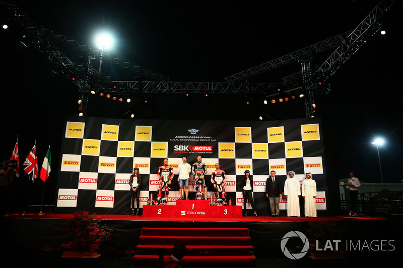 Podio: il vincitore della gara Jonathan Rea, Kawasaki Racing, il secondo classificato Chaz Davies, Ducati Team, il terzo classificato Marco Melandri, Ducati Team