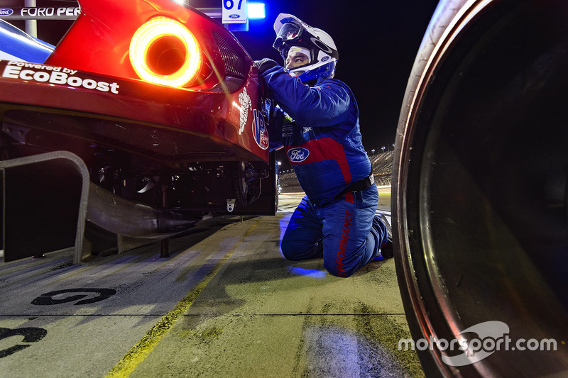 #67 Chip Ganassi Racing Ford GT, GTLM: Ryan Briscoe, Richard Westbrook, Scott Dixon