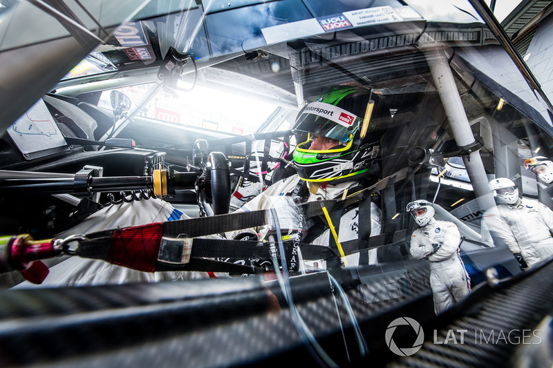 #43 BMW Team Schnitzer BMW M6 GT3: Chaz Mostert