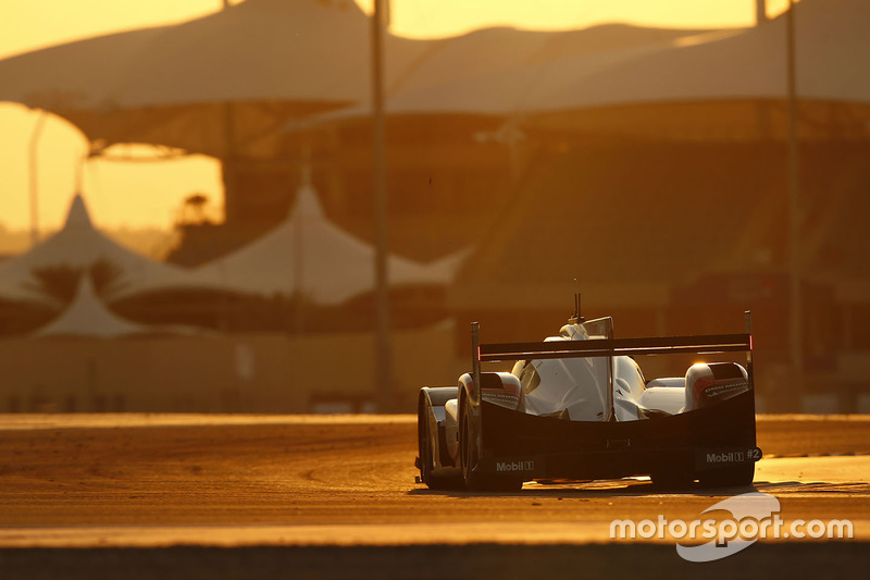 #2 Porsche Team Porsche 919 Hybrid: Timo Bernhard, Earl Bamber, Brendon Hartley