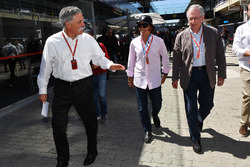 Chase Carey, Director Ejecutivo de Formula One Group y Emerson Fittipaldi (BRA)