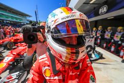 Winnaar Sebastian Vettel, Ferrari in parc ferme