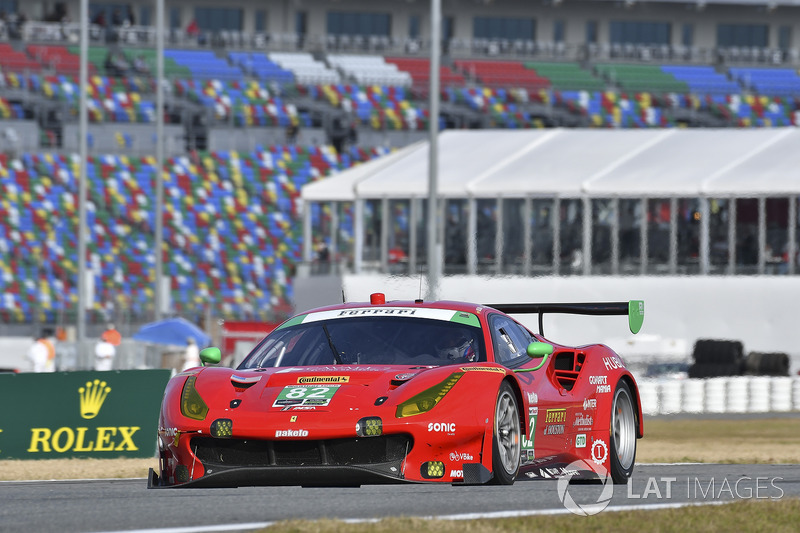 #82 Risi Competizione Ferrari 488 GT3, GTD: Ricardo Perez de Lara, Martin Fuentes, Santiago Creel, M