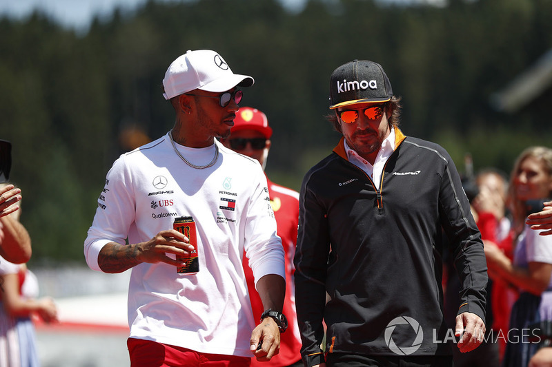Lewis Hamilton, Mercedes AMG F1, et Fernando Alonso, McLaren