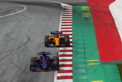 Brendon Hartley, Toro Rosso STR13, Fernando Alonso, McLaren MCL33