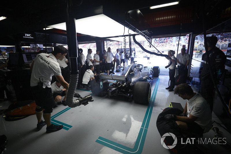 Valtteri Bottas, Mercedes AMG F1 W09, leaves the garage
