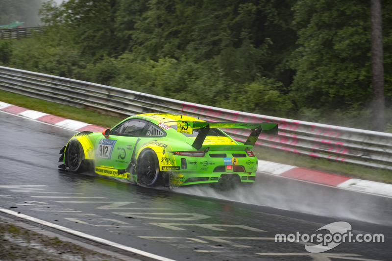 Рихард Лиц, Патрик Пиле, Фредерик Маковецки, Ник Тэнди, Manthey Racing, Porsche 911 GT3 R (№912)
