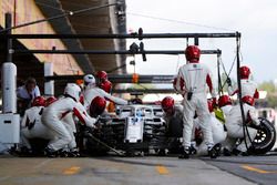 Marcus Ericsson, Sauber C37, makes a pit stop