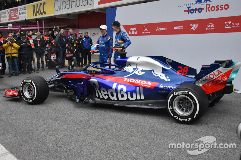 Pierre Gasly, Scuderia Toro Rosso STR13 and Brendon Hartley, Scuderia Toro Rosso STR13, the new Scud