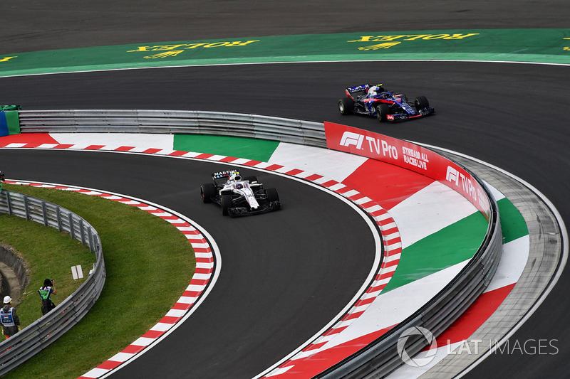 Sergey Sirotkin, Williams FW41 and Pierre Gasly, Scuderia Toro Rosso STR13
