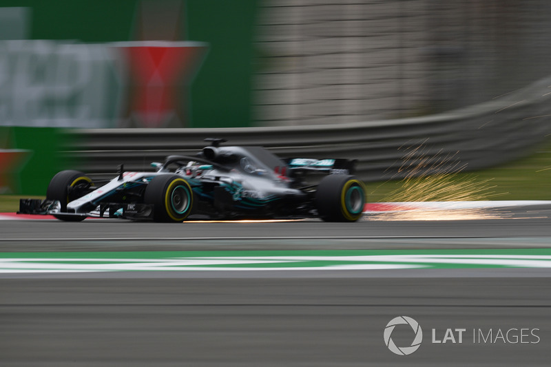 Lewis Hamilton, Mercedes-AMG F1 W09 EQ Power+ saca chispas