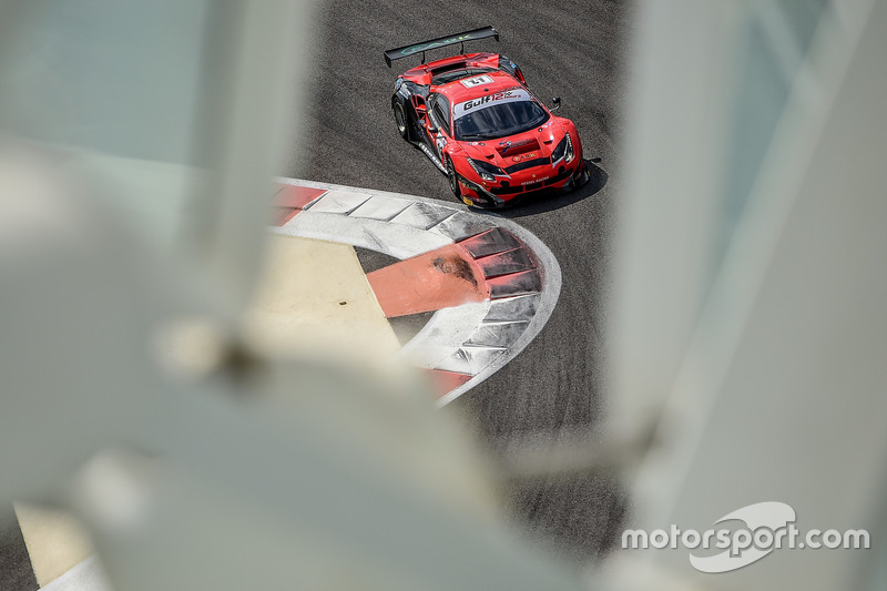 #11 Kessel Racing Ferrari 488 GT3: Davide Rigon, Miguel Molina, Michal Bromiszewski