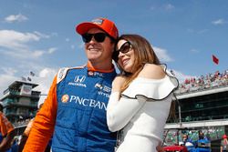 Scott Dixon, Chip Ganassi Racing Honda con su esposa Emma