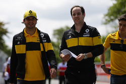 Carlos Sainz Jr., Renault Sport F1 Team, and Jack Aitken, walk the track