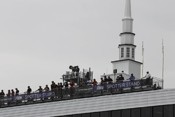 Spotters stand