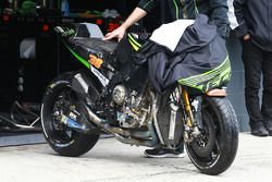 Bradley Smith, Monster Yamaha Tech 3 crashed bike