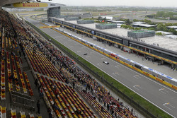 Overview of the starting grid