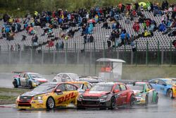 Tom Coronel, Roal Motorsport, Chevrolet RML Cruze TC1; Yvan Muller, Citroën World Touring Car Team, Citroën C-Elysée WTCC