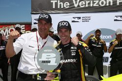 Polesitter Simon Pagenaud, Team Penske, Chevrolet;  Tim Cindric, Penske-Teampräsident