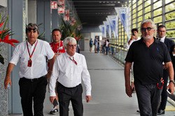 Pasquale Lattuneddu della FOM con Bernie Ecclestone e Flavio Briatore