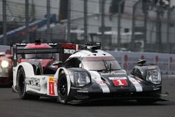 #1 Porsche Team Porsche 919 Hybrid: Timo Bernhard, Mark Webber, Brendon Hartley