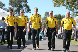 Remi Taffin, Director de técnico de Renault Sport F1 motor con Nick Chester, Director de técnico de