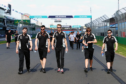 Nico Hülkenberg, Sahara Force India F1 marche sur le circuit avec l'équipe