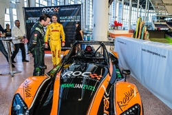 Kurt Busch en Ryan Hunter-Reay in de Radical die deelneemt aan de Race of Champions 2017 in Merlins
