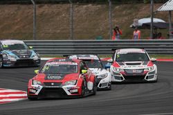 Pepe Oriola, SEAT León, Team Craft-Bamboo LUKOIL; Mikhail Grachev, Honda Civic TCR , WestCoast Racing and Roberto Colciago, Honda Civic TCR, Target Competition