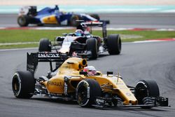 Kevin Magnussen, Renault Sport F1 Team RS16