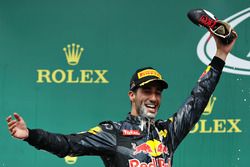 Podium: Daniel Ricciardo, Red Bull Racing celebrates his second position drinking champagne from his race boot