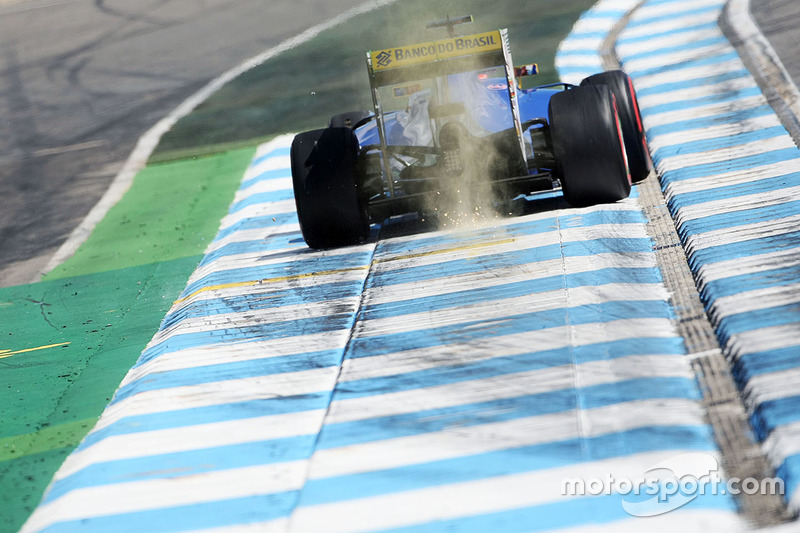 Felipe Nasr, Sauber C35 sacando chispas