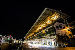 Pitlane ambiance di night