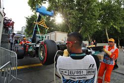 De Mercedes AMG F1 W07 Hybrid van Lewis Hamilton, Mercedes AMG F1 na crash