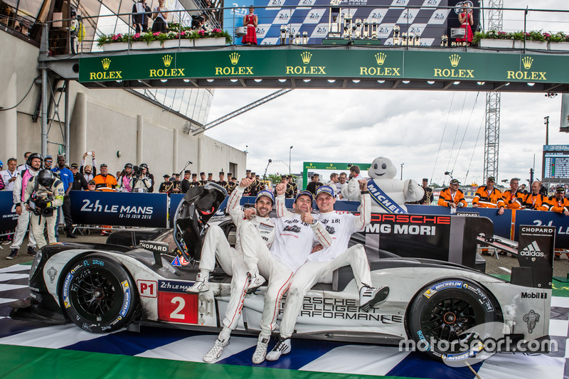 1. #2 Porsche Team, Porsche 919 Hybrid: Romain Dumas, Neel Jani, Marc Lieb