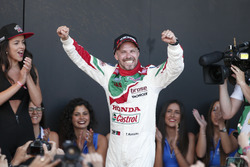 Pemenang lomba Tiago Monteiro, Honda Racing Team JAS, Honda Civic WTCC