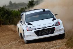 Hyundai i20 WRC 2017 testing