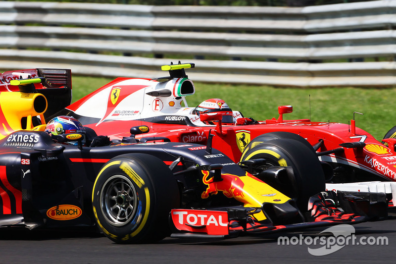 Max Verstappen, Red Bull Racing RB12 and Kimi Raikkonen, Ferrari SF16-H battle for position