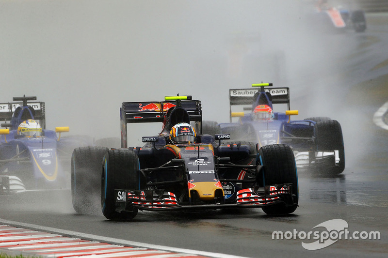 Carlos Sainz Jr., Scuderia Toro Rosso STR11