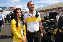 Cyril Abiteboul, Renault Sport F1 Managing Director and Aseel Al-Hamad, board member of the Saudi Arabian Motor Federation (SAMF) and FIA Saudi Arabia Representative of Women in Motorsport Commission on the grid