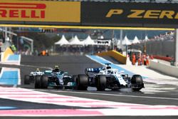 Lance Stroll, Williams FW41, Valtteri Bottas, Mercedes AMG F1 W09, Sergey Sirotkin, Williams FW41