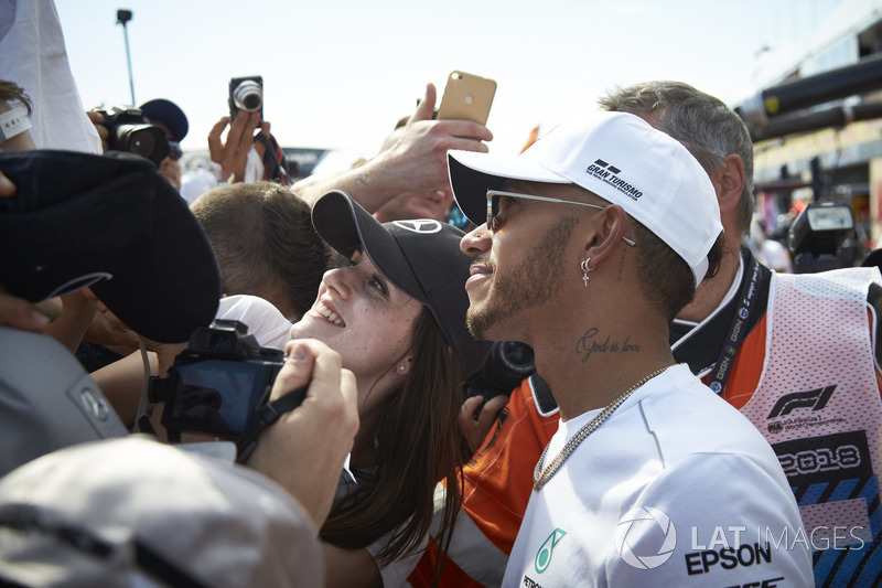 Lewis Hamilton, Mercedes AMG F1, meets some fans