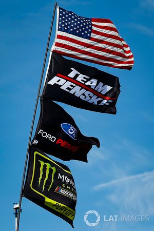 Monster Energy Playoff flag, Team Penske, Ford